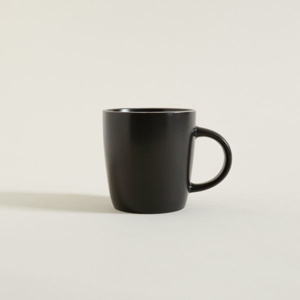 Mug-chenini-384ml-negro-borde-natural